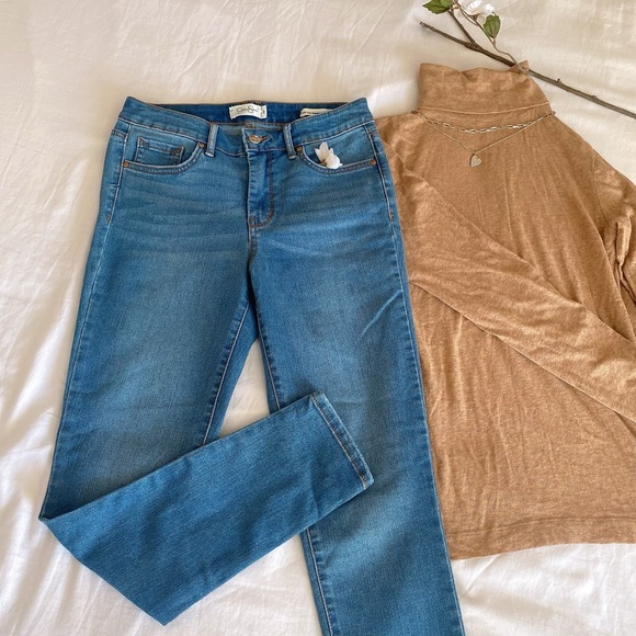 Jessica Simpson high rise forever rolled ankle jeans - Picture 9 of 14